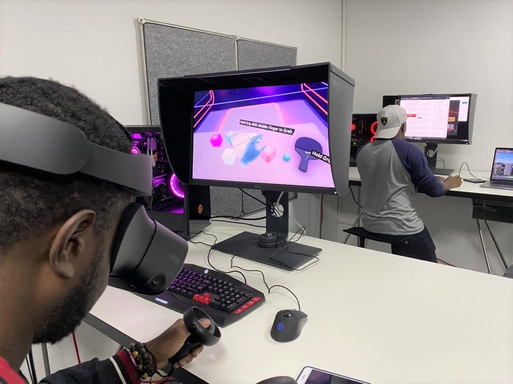 How COVID-19 pushes new virtual and augmented reality applications — image 1